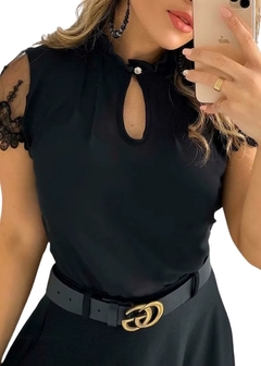 Blusa Feminina Detalhe de Renda - comprar online