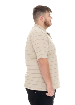 Camisa Polo Plus Size Listrada Bege - Reale Moda Mix - Sua moda, seu estilo, sua escolha!