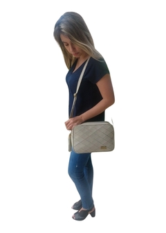 Bolsa Transversal Matelassê Couro na internet