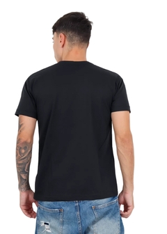 Camiseta Masculina Decote V Fashion - Reale Moda Mix - Sua moda, seu estilo, sua escolha!