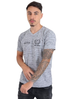 Camiseta Masculina Decote V - comprar online