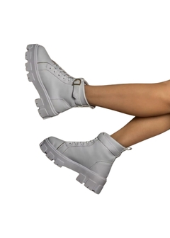Bota Feminina Coturno Cano Médio