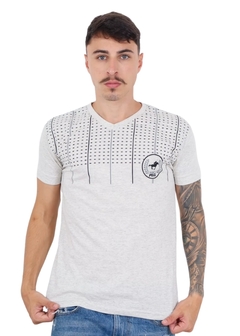 Camiseta Masculina Decote V Fashion na internet