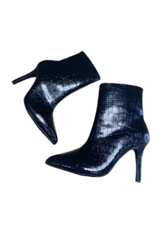 Bota Feminina Bico Fino Zíper - comprar online