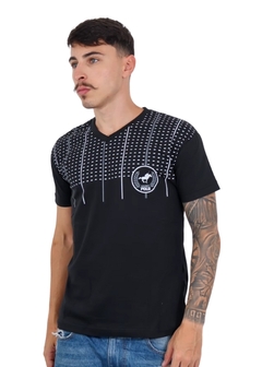 Camiseta Masculina Decote V Fashion na internet