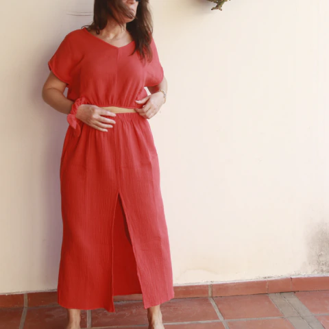 TOP Y POLLERA ROJO