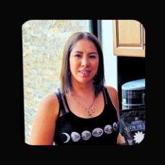 Esmeralda Delgadillo - Psicóloga e Instructora de Yoga