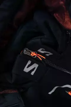 Imagen de CAMPERA SALOMON + GUANTES DE REGALO OFERTA SOLO POR 48 HORAS