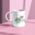 Caneca A Menina Beijando o Mundo - comprar online