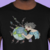 Camiseta A Menina Beijando o Mundo - Masculino Adulto 100% Algodão Branca