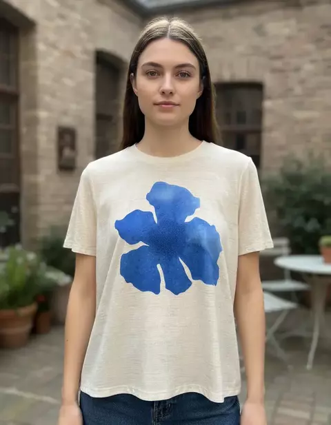 Blusa Viscolinho Estampada e com Hotfix Azul