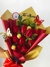 Ramo de flores con golosinas - comprar online