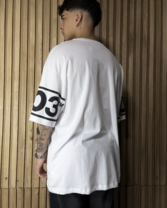 REMERA OVERSIZE HUOKY STAGE - comprar online