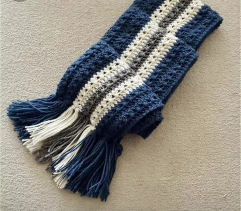 Bufanda Diseño Con Rayas Color Azul, Gris y Blanco