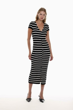 Vestido com decote em V e abertura - comprar online