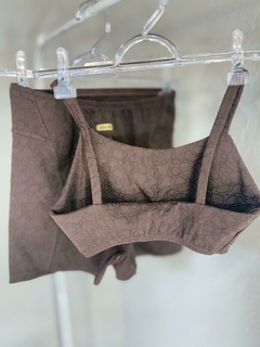 CONJUNTO TEXTURIZADO MARROM - comprar online
