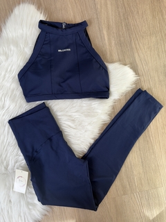 Conjunto cross com as costas aberta