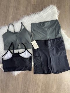 Conjunto basico, shorts com bolso lateral