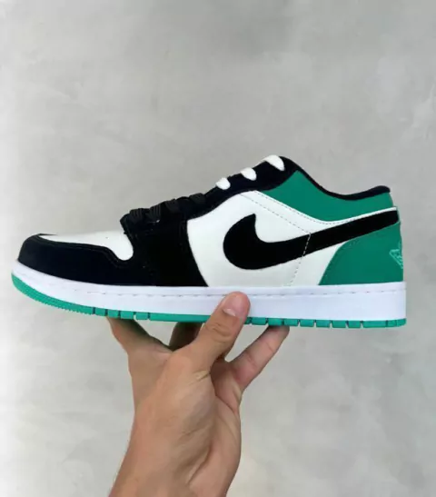 Tênis AIR Jordan 1 Low OG Black Mystic Green - Branco com detalhes em Verde e Preto