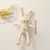 Peluche de conejo blanco en internet