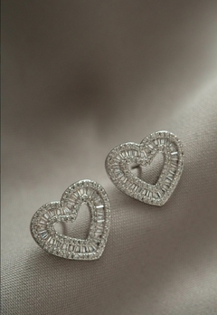 Brinco Coração Ródio Branco e Ouro 18k com Zircônias