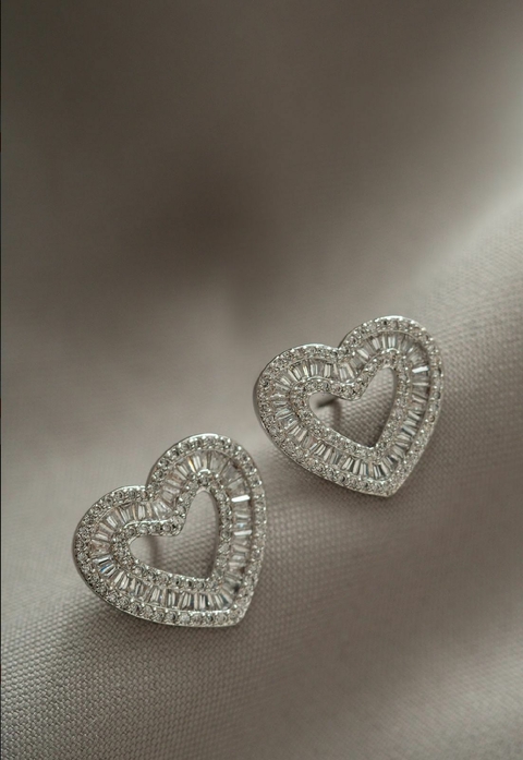 Brinco Coração Ródio Branco e Ouro 18k com Zircônias