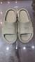Chinelo Von Nuvem Square verde militar