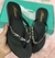Chinelo feminino Básico na cor Preto, com tira de brilho