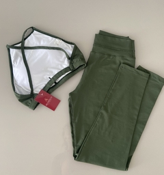 CONJUNTO DE CALÇA E TOP FRENTE UNICA na internet