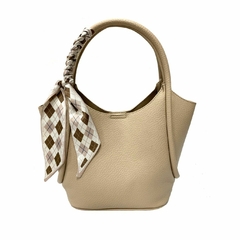 KIT Bolsa Feminina De Mão Com Lenço + Bolsinha/Necessaire Básico Transversal Ref. 5007 - comprar online