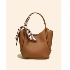 KIT Bolsa Feminina De Mão Com Lenço + Bolsinha/Necessaire Básico Transversal Ref. 5007