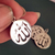 Pingente Redondo Vazado Personalizado Allah 20mm Prata