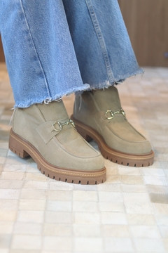 Bota Mocassim Camurça - comprar online