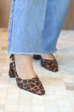 Slingback Onça na internet