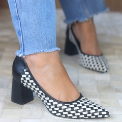 Scarpin Traçado Preto e Branco