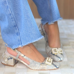 Slingback Animal Print com Fivela Off-White