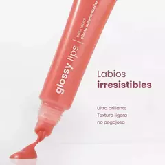Cher Dieciocho - Brillo Labial Efecto Voluminizador x 19 g - TONO STRAWBERRY GLOW - K Beauty