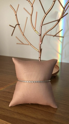 Bracelete fino trançado