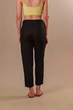 Calça Pantacourt - Preto - comprar online