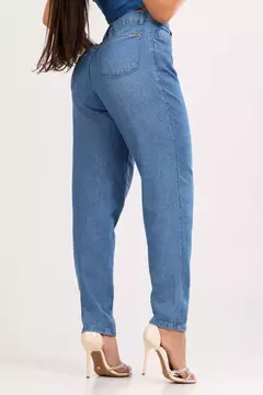 Calça jeans mom - Azul Médio - Eliane Store