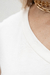 T-shirt lisa sem estampa gola V - Off White - Eliane Store