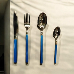 Set de cubiertos en internet