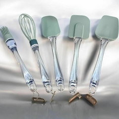 SET DE UTENSILIOS DE ACRILICO CON SILICONA CELESTE