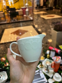 LECHERITA DE PORCELANA