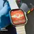 Smartwatch U4 PRO Microwear prata com pulseira branca e display digital mostrando função de período feminino