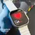 Smartwatch U4 PRO Microwear prata com pulseira branca e display digital mostrando frequência cardíaca