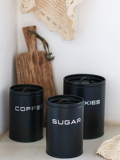 Latas herméticas negra