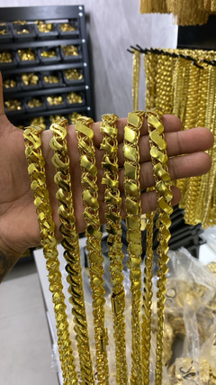 Promoção imperdível queima de estoque faça pagamento tire print do modelo e mande no WhatsApp