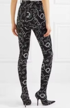 pantalón con botas - comprar online