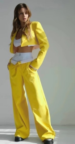 Traje en internet